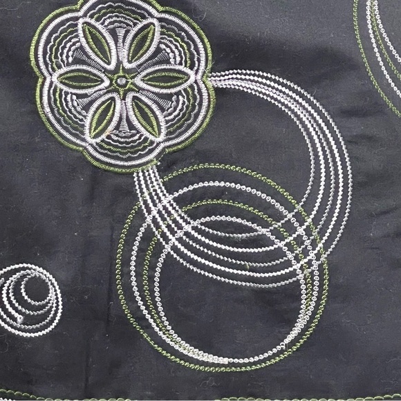 HEART SOUL Floral Embroidered Spiral Skirt Juniors Size 9 - Picture 7 of 12